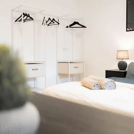 Modernes - 2 Schlafzimmer - 5min Starlight Express & Bermudadreieck *